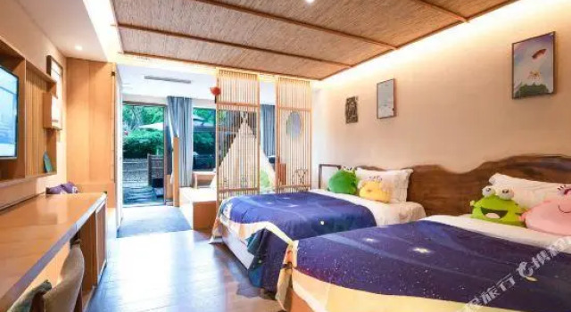 Xinyue Hot Spring Holiday Hotel, Varaa Hotelli Chengdu Sichuan