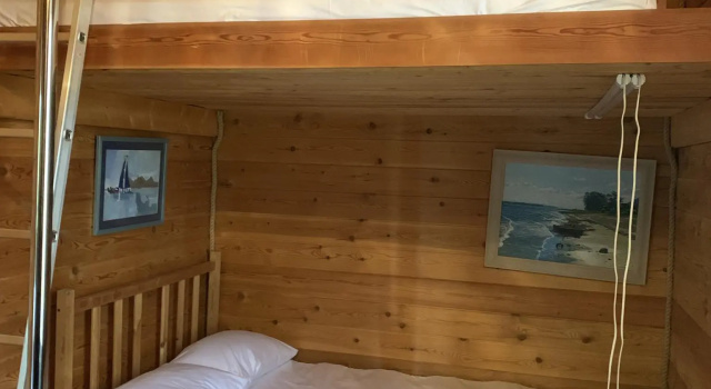 Шале с 4 комнатами Гостевой комплекс HolidayThree (Холидей Три)