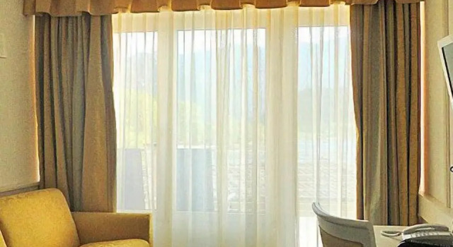 Двухместный номер Deluxe с балконом Parc Hotel Du Lac