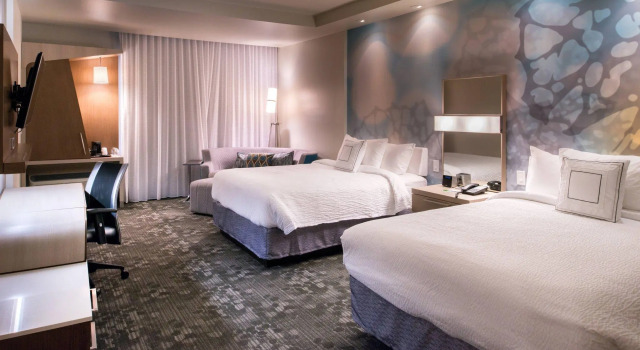 Четырёхместный номер Standard Courtyard by Marriott Hot Springs