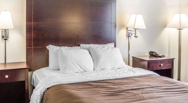 Двухместный номер Standard Quality Inn & Suites Sturgeon Bay