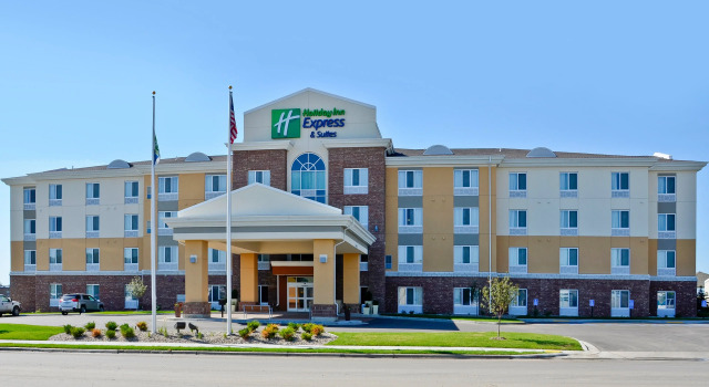 Holiday Inn Express & Suites - Williston by IHG, Забронировать Отель Уиллистон Theodore Roosevelt National Park