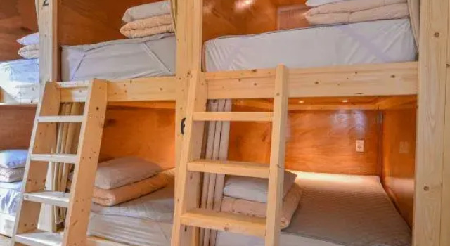 Pat în dormitor (dormitor pentru femei) Helloworld guesthouse