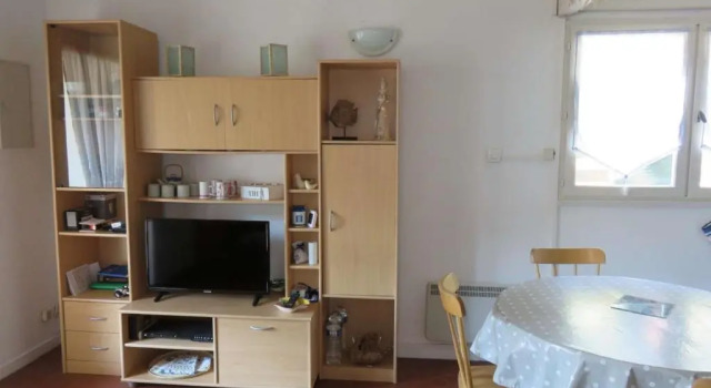 Petit pavillon mitoyen dans residence calme - 2290
