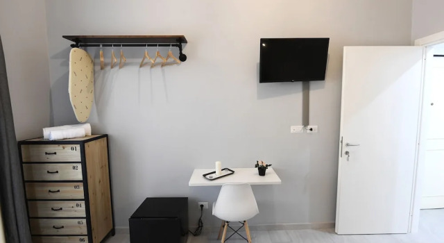 Voyager House Termini - Home and More, Забронировать Отель Вокзал Термини , рядом с Вокзал Термини