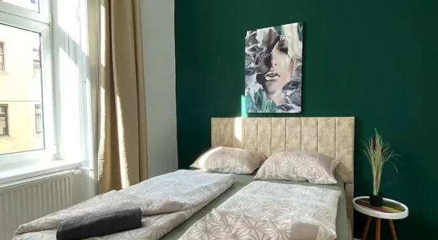 Spacious 8BR Apt with Terrace 16P, Prenota Appartamento Vienna Austria