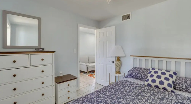 Апартаменты Lovely Abode: Walk to Seaside Heights Boardwalk!