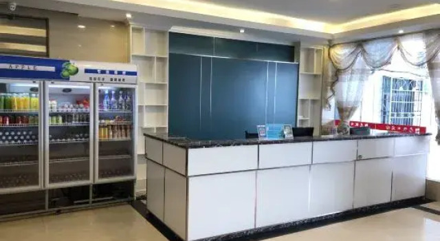 Sunshine Holiday Hotel