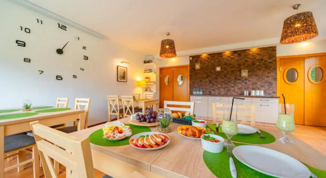 Willa Montis, Boek Hotel Hotels in Klein-Polen met parkeren, Parkeren