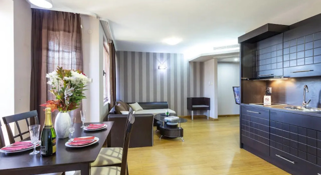 Апартаменты с балконом CityHome Aparthotel