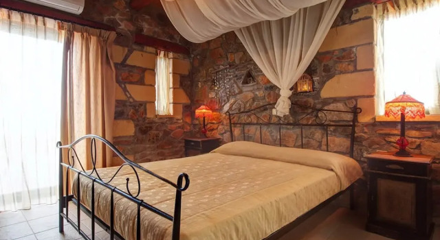 Villa Kimothoe is a Luxury Villa. It Overlooks Livadia bay on the Western Crete