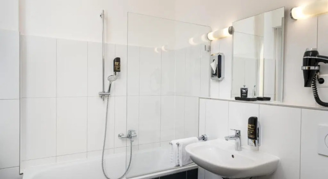 Трёхместный номер Standard Arthotel ANA Eden Karlsruhe, Trademark Collection by Wyndham