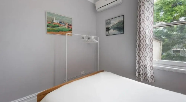 ED24 Renovated Terrace House Moments to Train, Забронировать Отель Глиб 