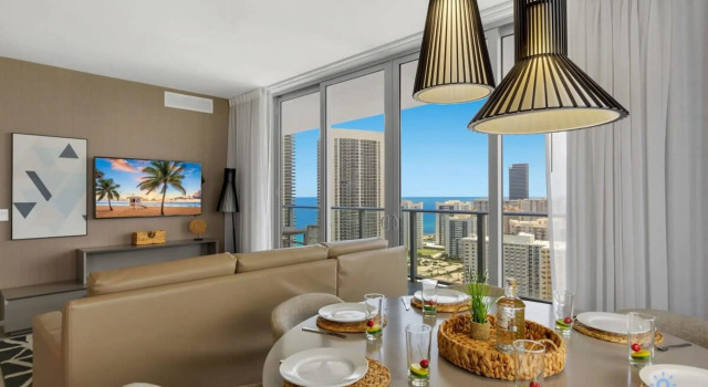 Luxury 3 Br- Front Intercostal View Amazing Pools