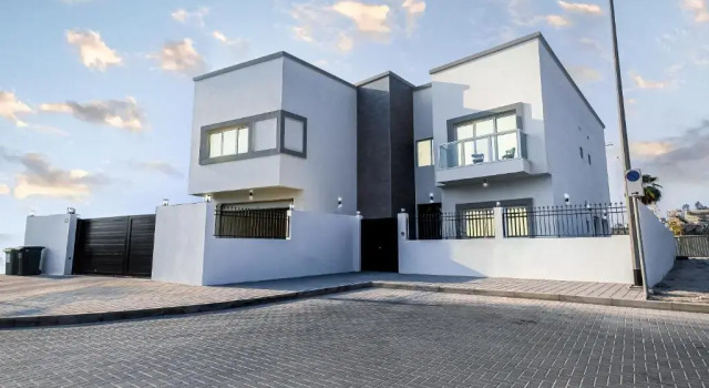 Luxury Modern White Villa on Island 9,500 sqft, Забронировать Вилла Коттеджи Дубая, рядом с Jumeirah Grand Mosque, Коттедж