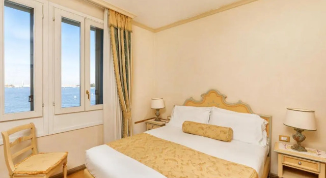 Люкс с видом на залив Hotel Villa Laguna