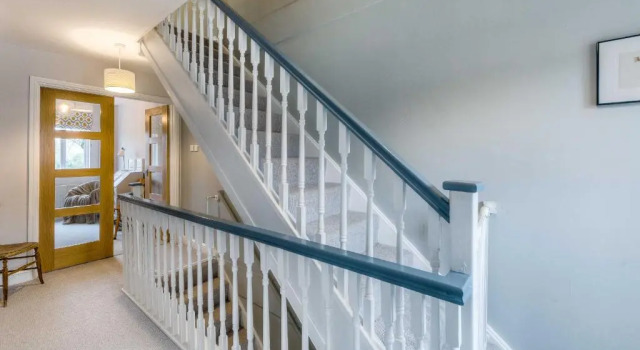 Stylish Townhouse with views of Arundel Cathedral, Забронировать Отель Отели Исторического графства Суссекса с парковкой, Парковка
