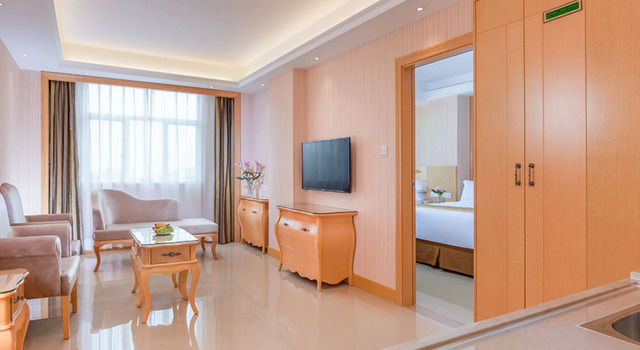 Люкс Vienna Hotel Yangjiang Yangxi Moon Bay Branch