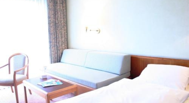 Käfernberg Weinhotel, Boek Hotel Alzenau in Unterfranken 