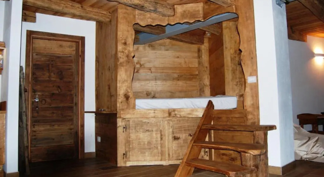 Case Gran Paradiso di Charme Villaggio La Barmaz, Забронировать Отель Рем-Сен-Жорж Валле д'Аоста