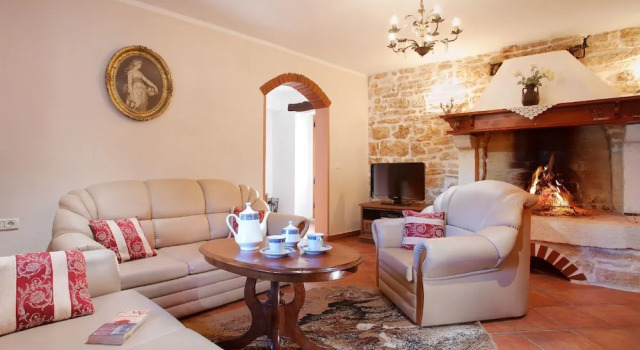 Beautiful villa for 10 persons in a quiet area with private pool, beach at 10 km, Buchen Sie Villa Villen in Pula Region, Villa
