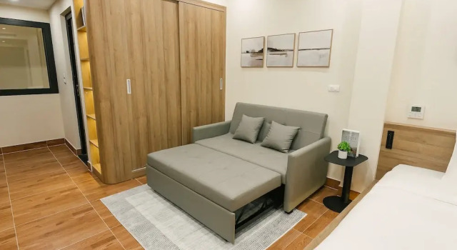 Двухместные семейные апартаменты с балконом Railway Apartment