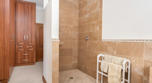 Двухместный номер Standard с балконом Thomsons Accommodation
