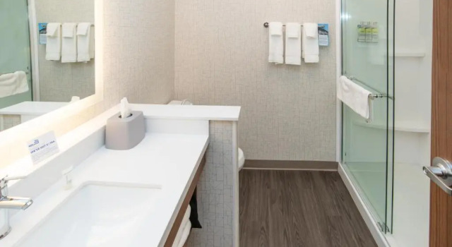Двухместный люкс Holiday Inn Express & Suites - North Battleford by IHG