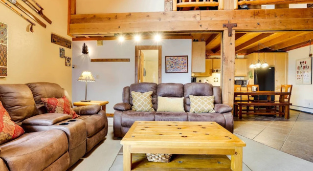 Silverthorne Condo W/pool Access - Shuttle to Town, Rezerwuj Apartament Hotele w Vail Ski z parkingiem, Parking