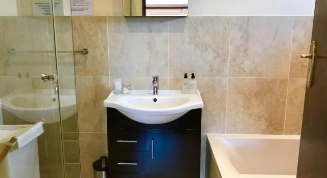 Трёхместный номер Deluxe Sundown Manor Guest House