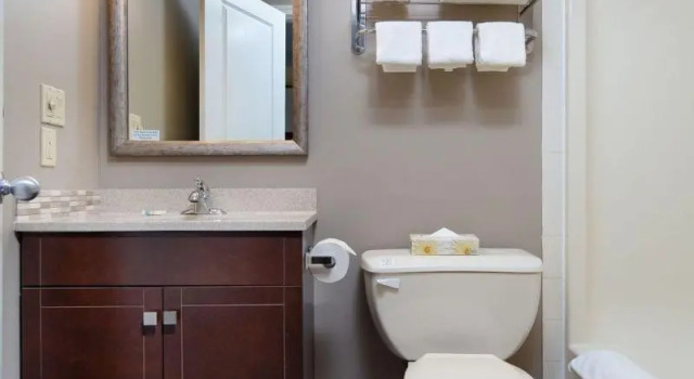 Siesta Suites, Забронировать Мини-отель Отели Британской Колумбии с бассейном, Бассейн