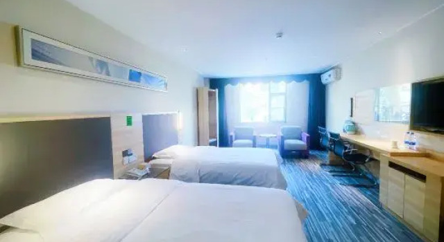 Номер Business City Comfort Inn GZ Baiyundadaobei