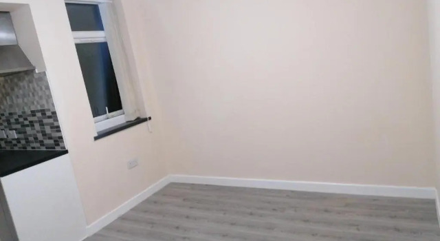Self-contained studio flat bathrooms kitchens upgrade locations to city centre 15 minutes walking distance Nottingham universities Queen hospitals city hospitals, Забронировать Отель Отели Ноттингема с парковкой, Парковка