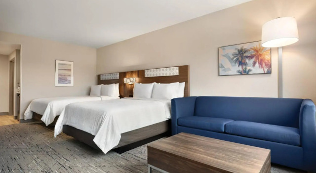Holiday Inn Express Cape Canaveral by IHG, Varaa Hotelli Hotellit Space Coast pysäköinnillä, Pysäköinti