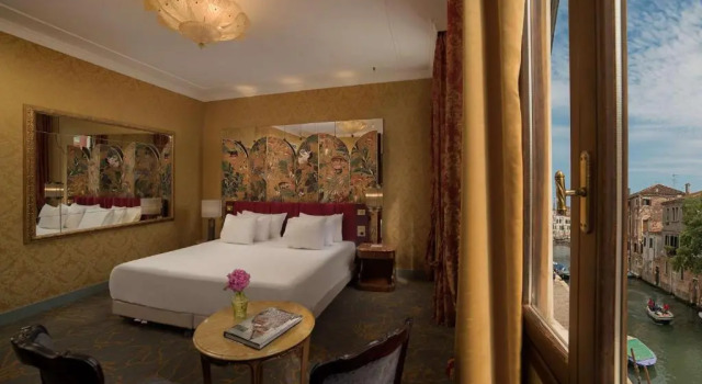 Двухместный номер Premium с видом на канал NH Collection Grand Hotel Palazzo Dei Dogi