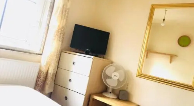 COSY ROOM 2 LONDOn