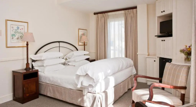 Двухместный номер Deluxe Queens Hotel by BON Hotels