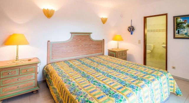 Stunning 3-bed Villa in Albufeira, Забронировать Вилла Виллы Албуфейра, рядом с Praia da Falésia Açoteias, Вилла