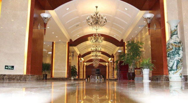 qingdao tianrunjinwang hotel