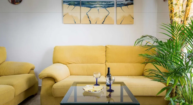 Holidays2Torremolinos Carihuela, Забронировать Отель СПА-отели Торремолинос, рядом с Парафия Архангела Михаила, SPA-услуги