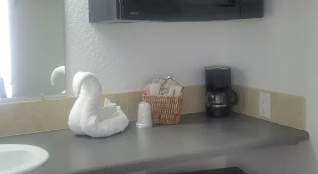 Номер Comfort Howards Motel