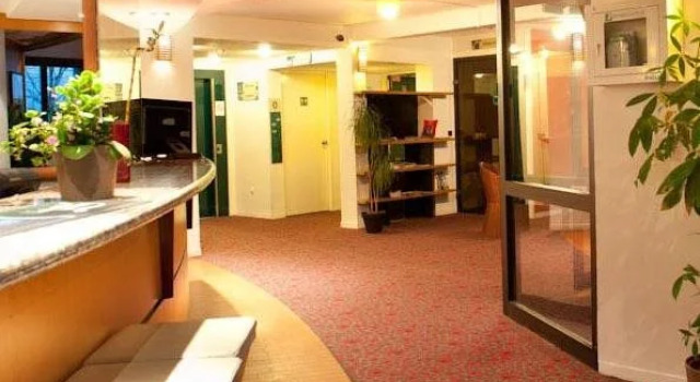 Egg Hotel Gonesse, Varaa Hotelli  