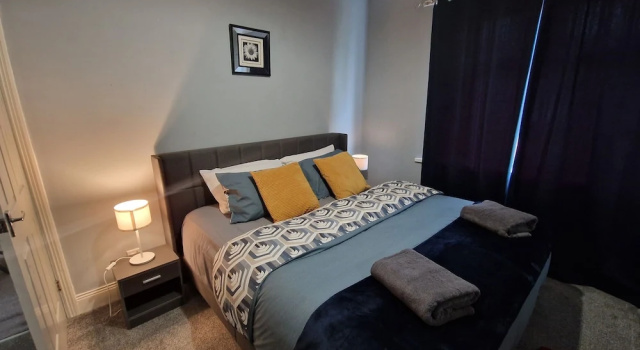 Апартаменты Apartment - Sleeps 4 - Parking - Wifi