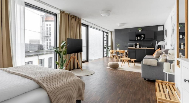 Global Living Augsburg Rathausplatz