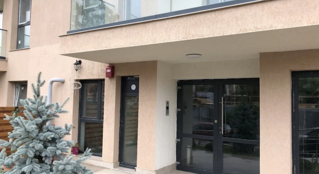 Lakeview 2 Room Penthouse Rooftop W15, Rezerwuj Hotel Hotele w Ilfov z parkingiem, Parking