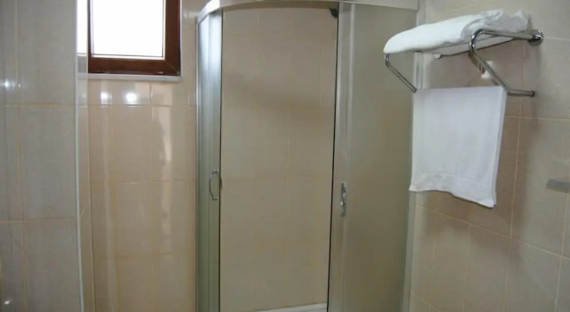 Трёхместный номер Standard с балконом Afissia Garden Hotel