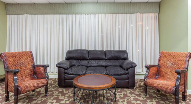 Simple Rewards Inn, Забронировать Отель Хилтон-Хед-Айленд Lowcountry