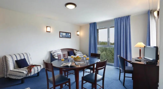 Кровать в общем номере с 2 комнатами Vacancéole - AppartVacances Pyrénées 2000