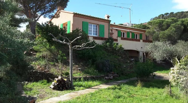 Коттедж с 3 комнатами Villa superbe vue sur mer et sur la montagne jardin terrasses
