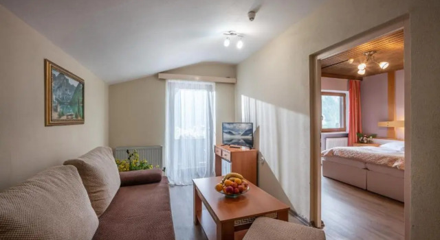Семейный номер Standard с видом на озеро Alpenhotel Edelweiss